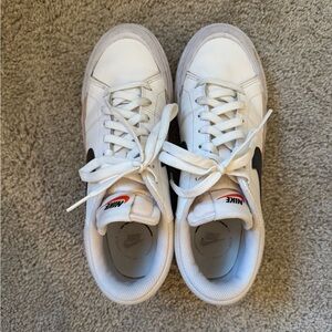 Nike White and Black Sneakers with Red Accents